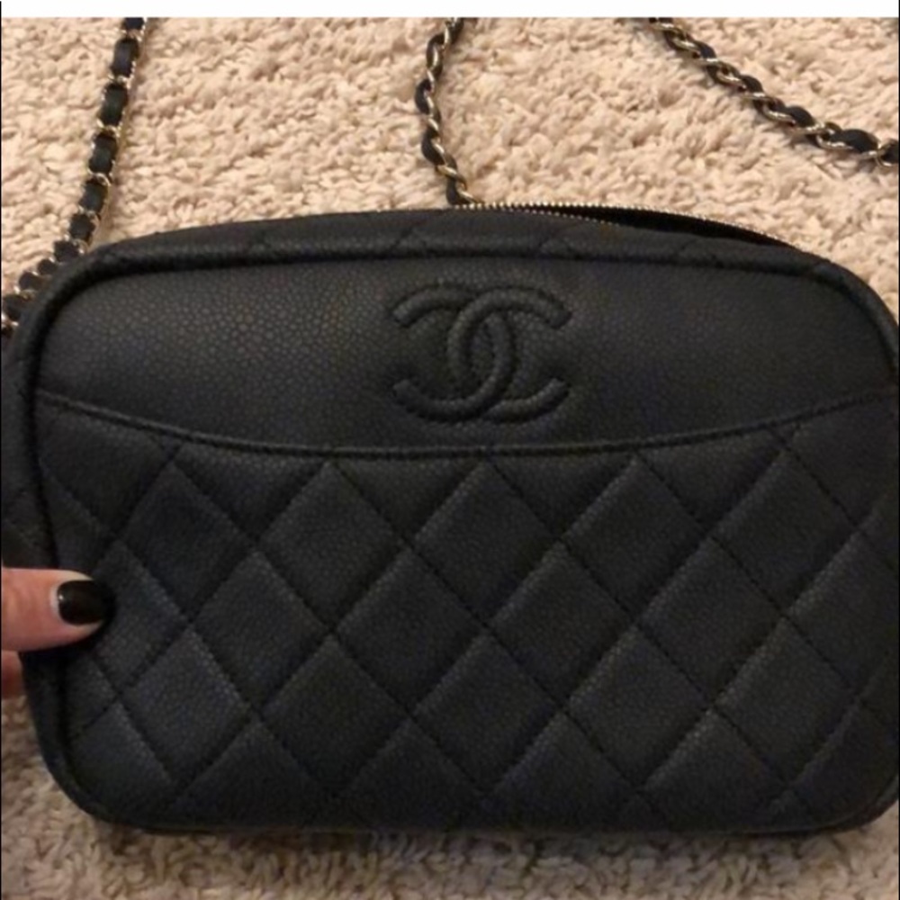 ❌❌SOLD❌❌  Chanel Camera Crossbody Handbag - Picture 3 of 8